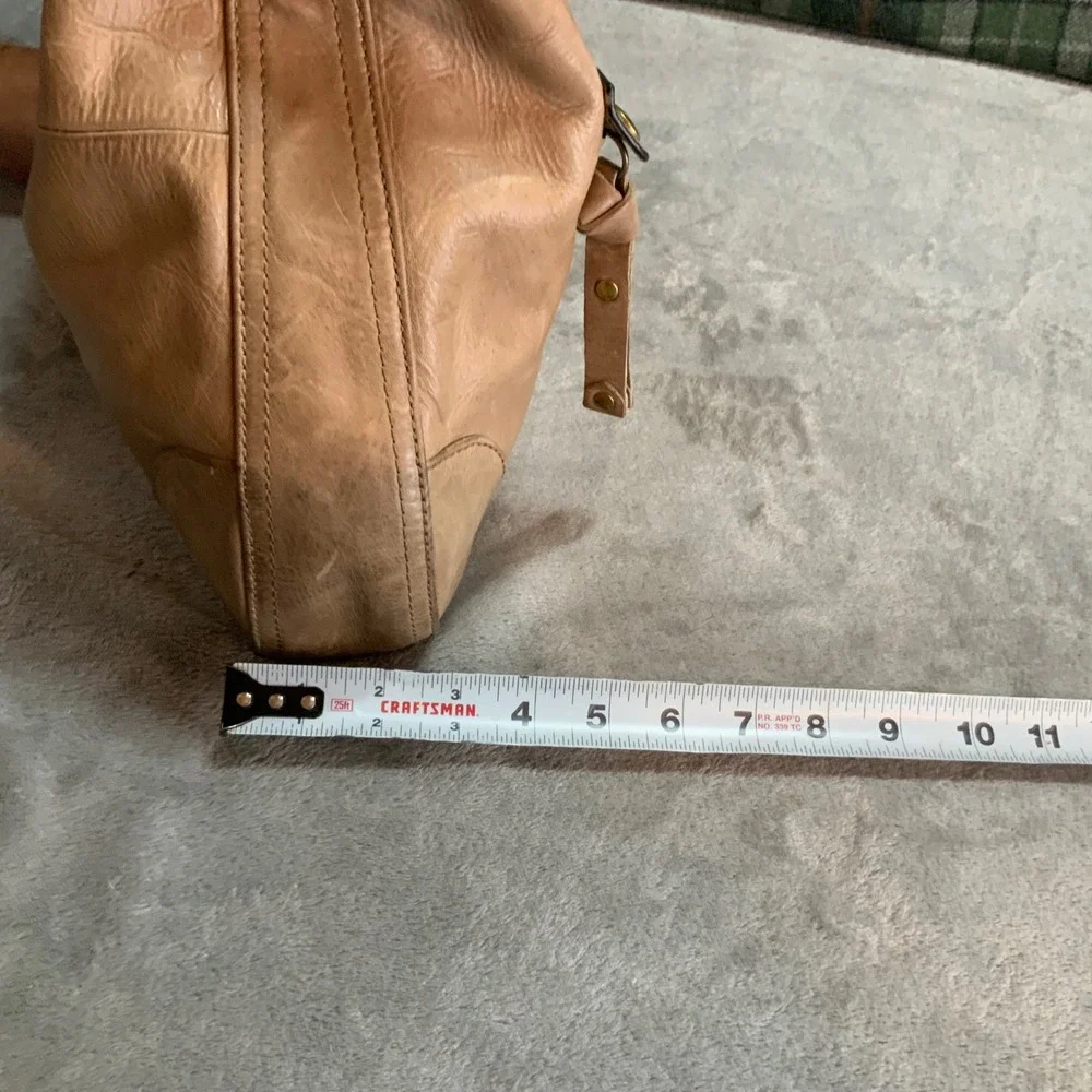 Frye Tan Leather Hobo Shoulder Bag Crossbody Handbag with Brass Hardware